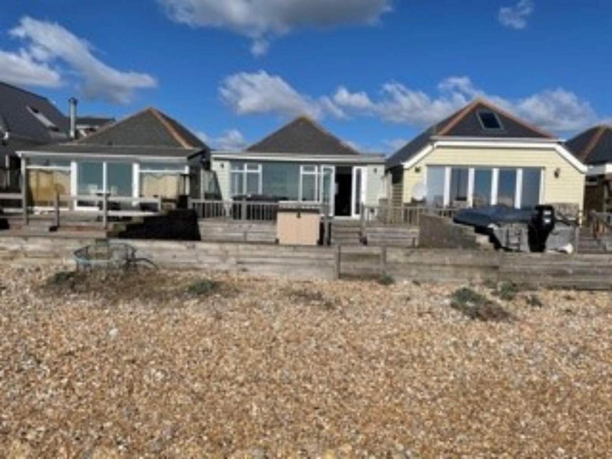 Holiday home Luxury Beachfront The Cozy Clam *