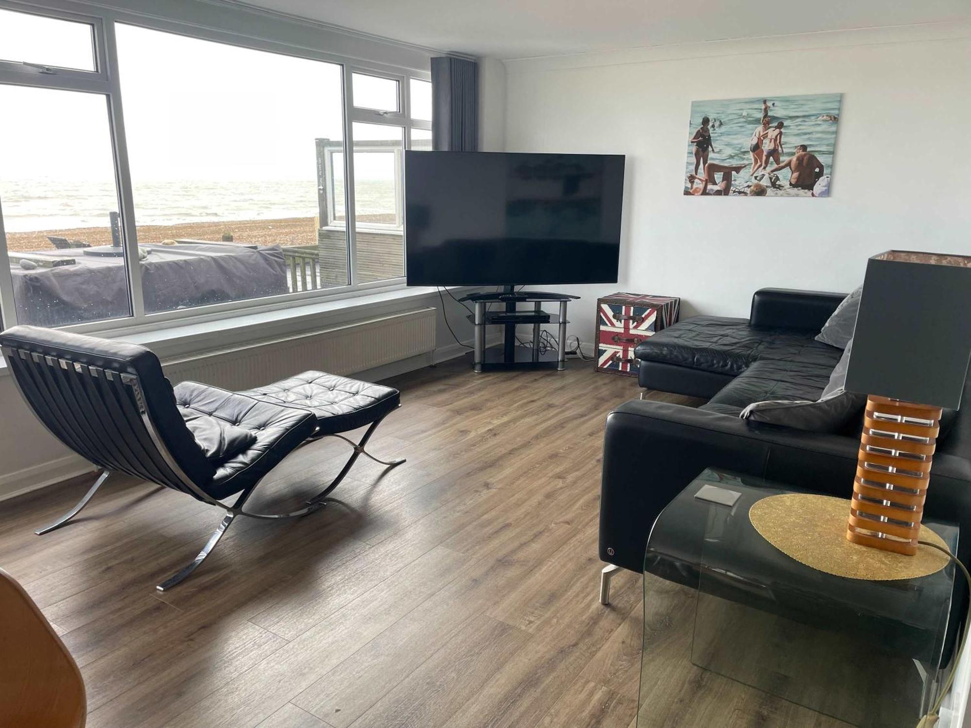 Luxury Beachfront The Cozy Clam Pevensey